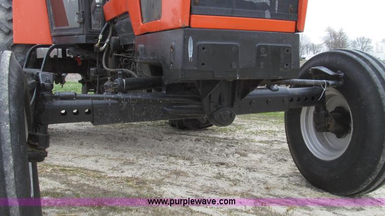 image for item G2353 1994 AGCO Allis 6680 tractor