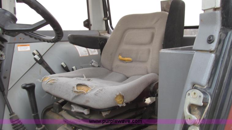 image for item G2353 1994 AGCO Allis 6680 tractor