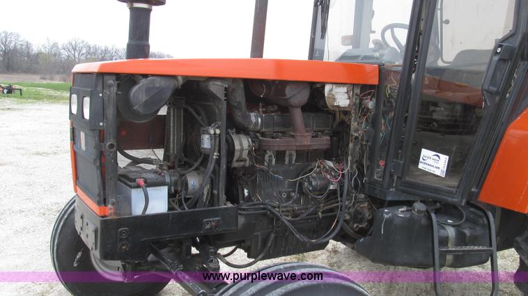 image for item G2353 1994 AGCO Allis 6680 tractor