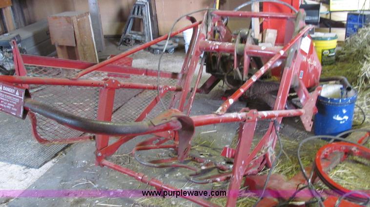 image for item G2355 New Holland 75 hydraulic bale thrower