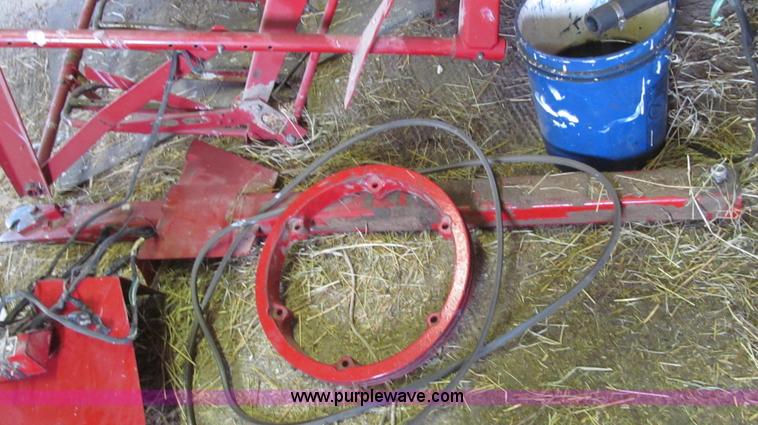image for item G2355 New Holland 75 hydraulic bale thrower