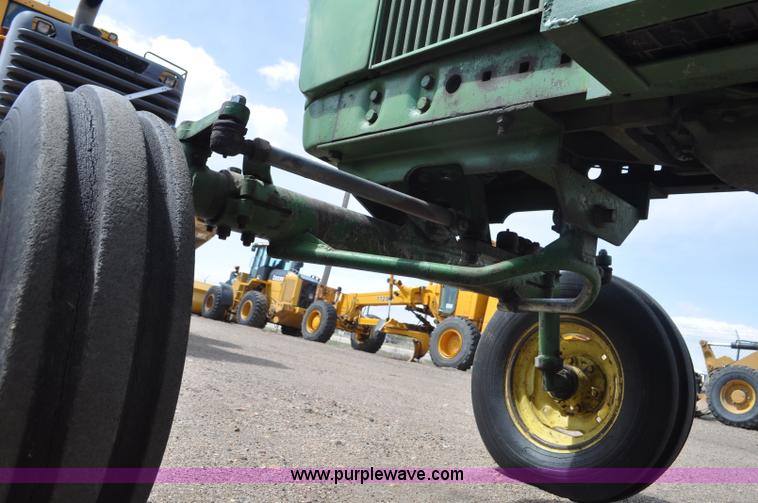 image for item G6471 1965 John Deere 4020 tractor