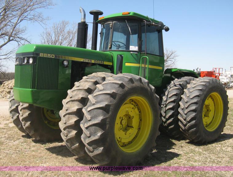 image for item G8411 1988 John Deere 8650 4WD tractor