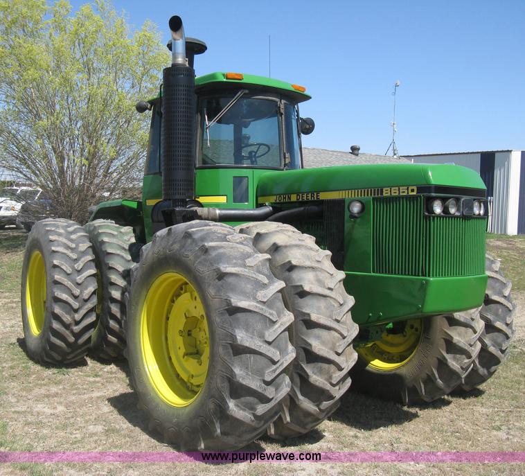 image for item G8411 1988 John Deere 8650 4WD tractor