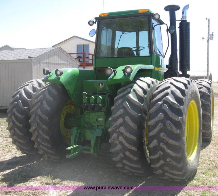image for item G8411 1988 John Deere 8650 4WD tractor