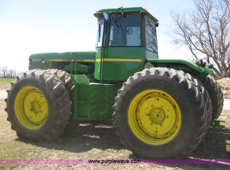 image for item G8411 1988 John Deere 8650 4WD tractor