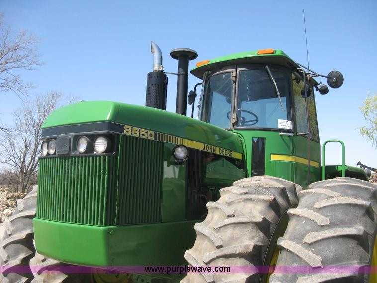 image for item G8411 1988 John Deere 8650 4WD tractor
