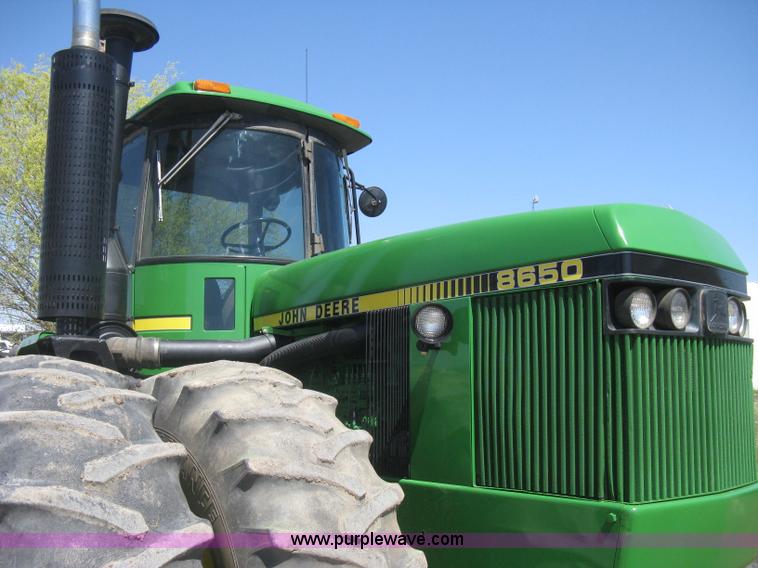 image for item G8411 1988 John Deere 8650 4WD tractor