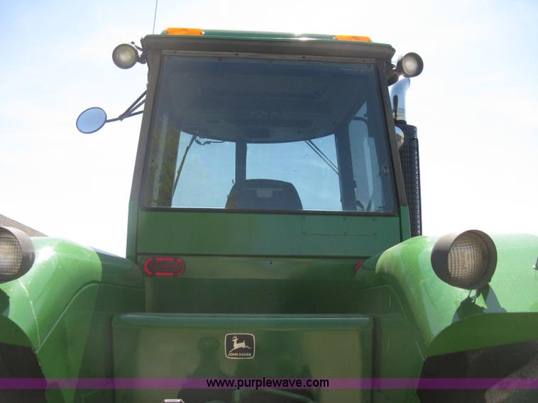 image for item G8411 1988 John Deere 8650 4WD tractor