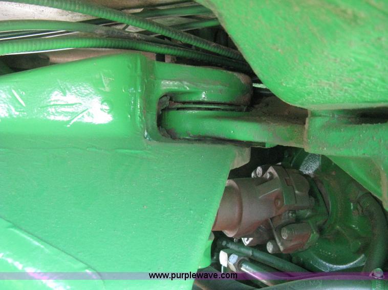 image for item G8411 1988 John Deere 8650 4WD tractor