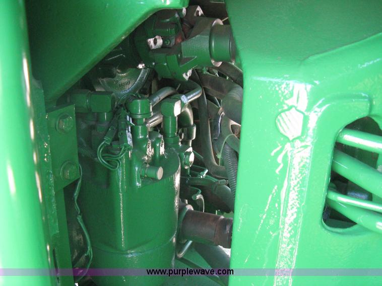image for item G8411 1988 John Deere 8650 4WD tractor