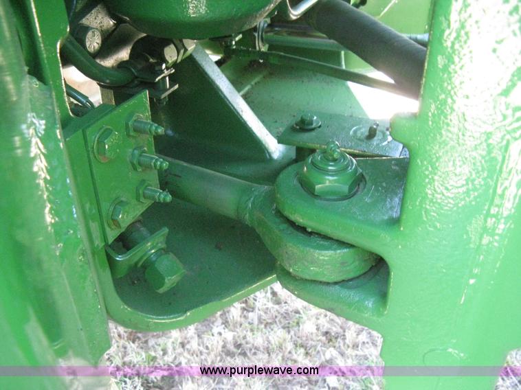 image for item G8411 1988 John Deere 8650 4WD tractor