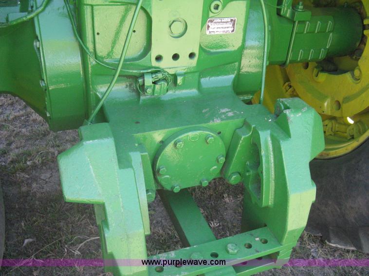 image for item G8411 1988 John Deere 8650 4WD tractor