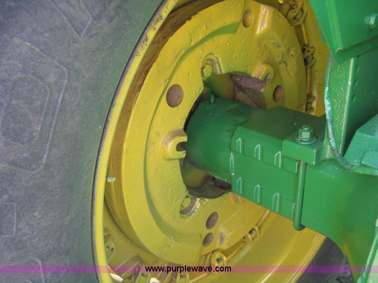 image for item G8411 1988 John Deere 8650 4WD tractor