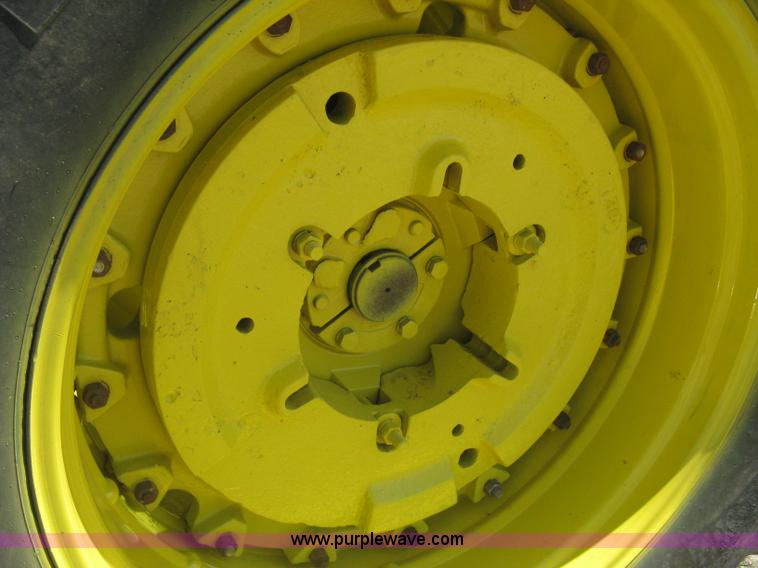 image for item G8411 1988 John Deere 8650 4WD tractor