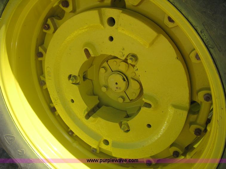 image for item G8411 1988 John Deere 8650 4WD tractor