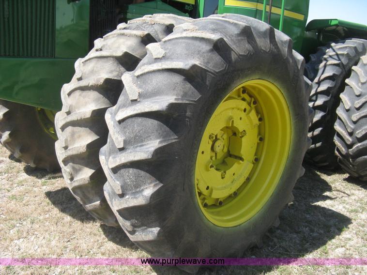 image for item G8411 1988 John Deere 8650 4WD tractor