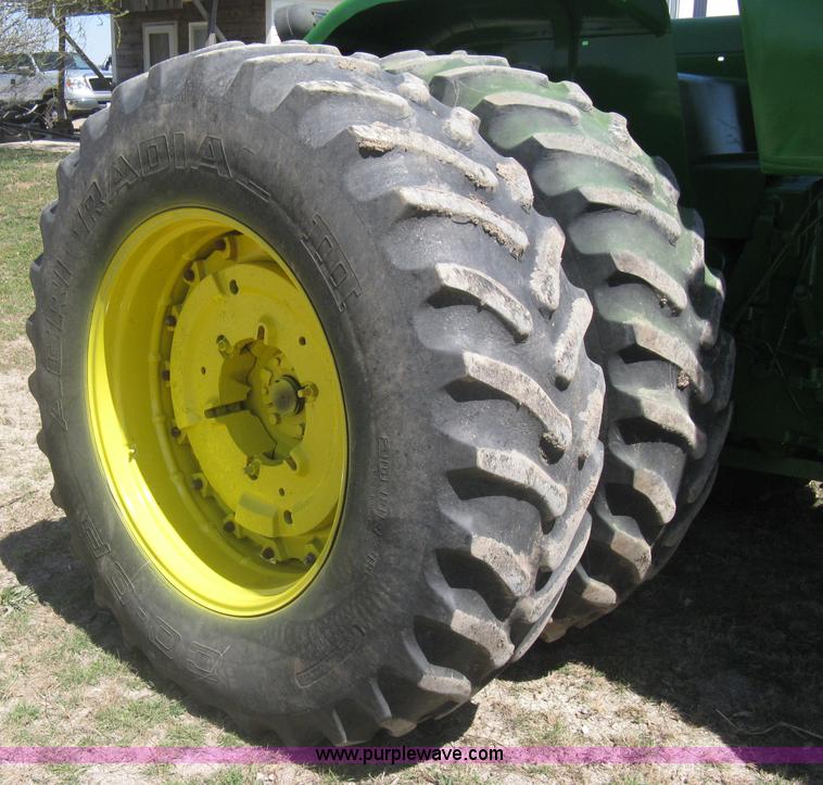 image for item G8411 1988 John Deere 8650 4WD tractor