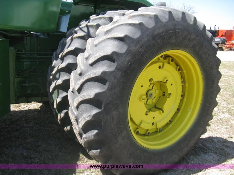 image for item G8411 1988 John Deere 8650 4WD tractor