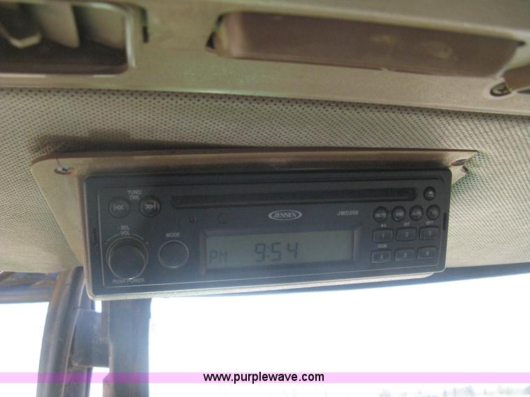 image for item G8411 1988 John Deere 8650 4WD tractor