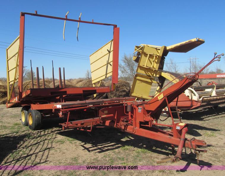 image for item G8420 New Holland Stackliner 1037 bale wagon