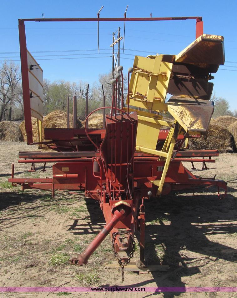 image for item G8420 New Holland Stackliner 1037 bale wagon