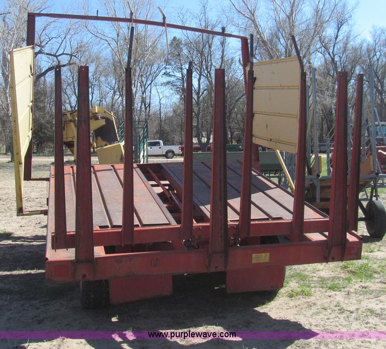 image for item G8420 New Holland Stackliner 1037 bale wagon