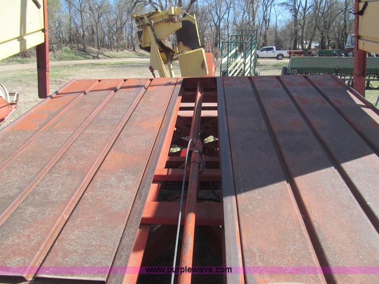 image for item G8420 New Holland Stackliner 1037 bale wagon