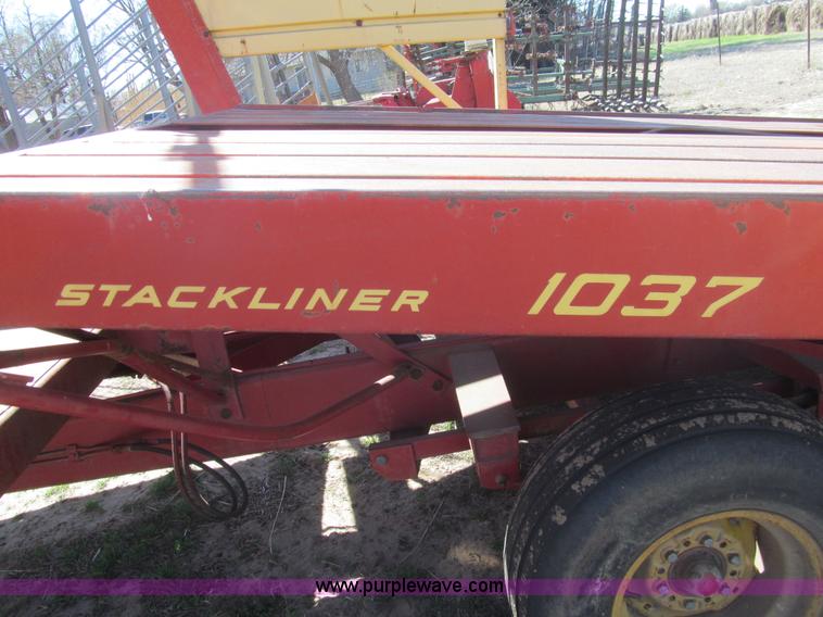 image for item G8420 New Holland Stackliner 1037 bale wagon