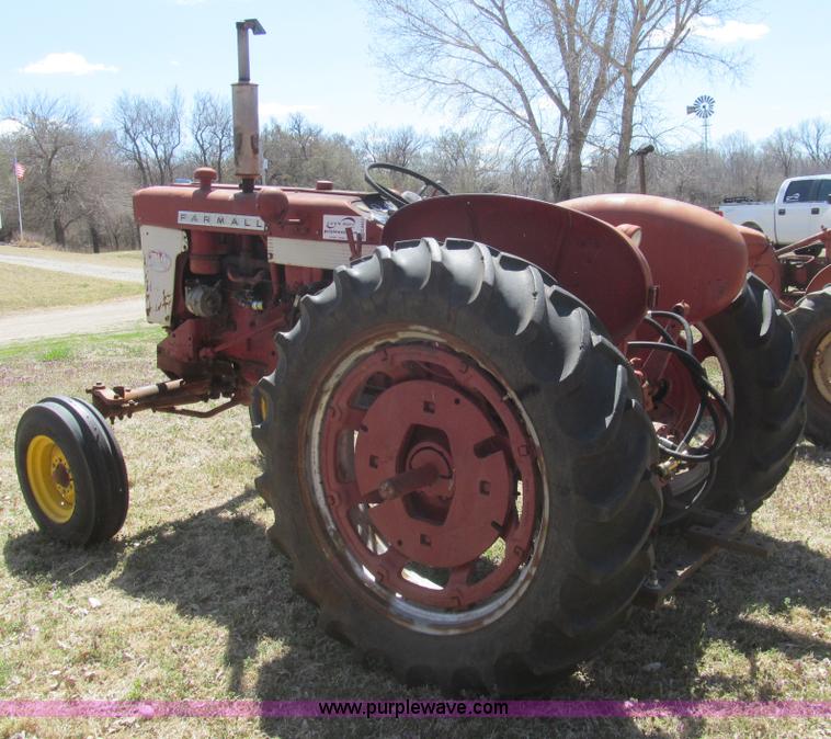 image for item G8423 McCormick Farmall 340 tractor