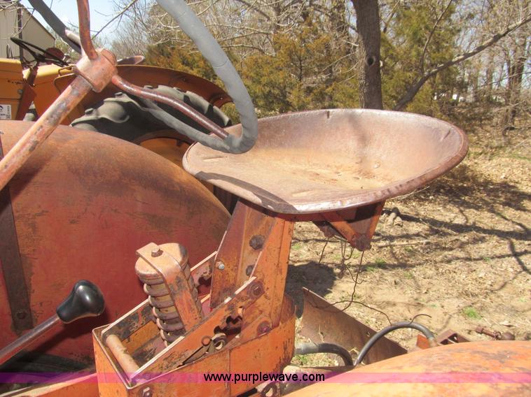 image for item G8428 International W6 tractor