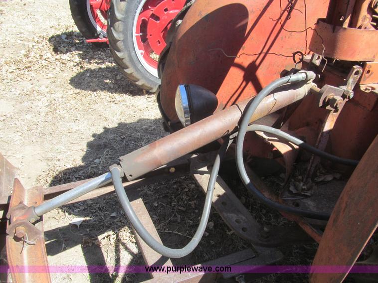 image for item G8428 International W6 tractor