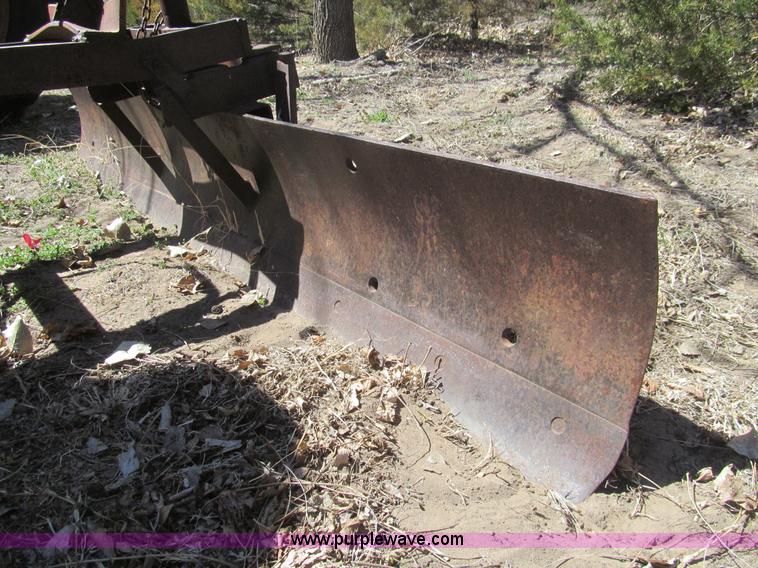 image for item G8428 International W6 tractor