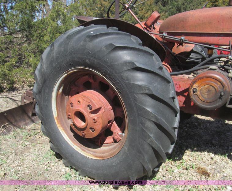 image for item G8428 International W6 tractor