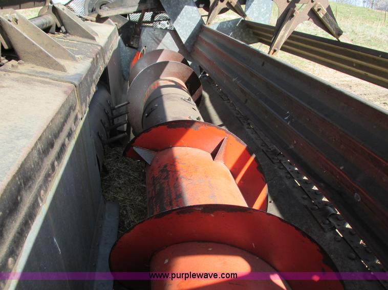 image for item G9323 1976 Allis Chalmers Gleaner K combine