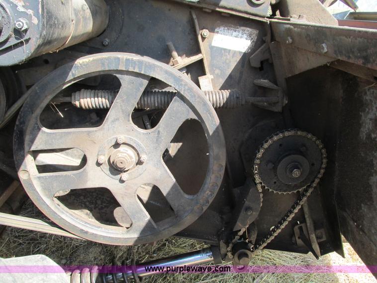 image for item G9323 1976 Allis Chalmers Gleaner K combine