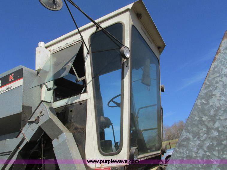 image for item G9323 1976 Allis Chalmers Gleaner K combine