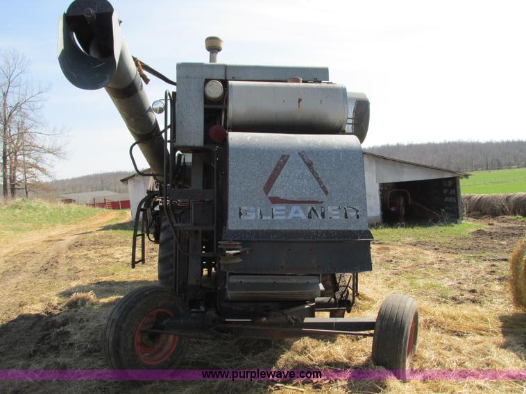 image for item G9323 1976 Allis Chalmers Gleaner K combine