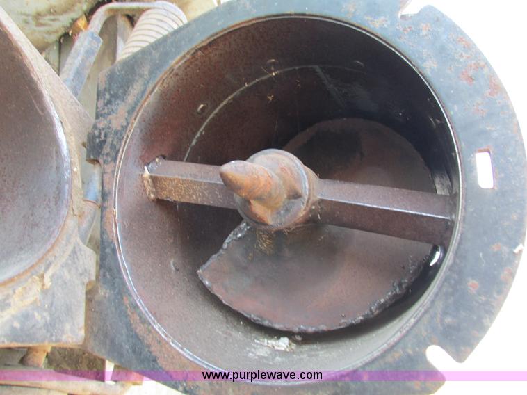 image for item G9323 1976 Allis Chalmers Gleaner K combine