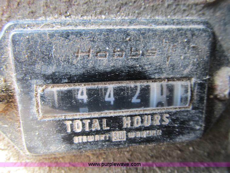 image for item G9323 1976 Allis Chalmers Gleaner K combine