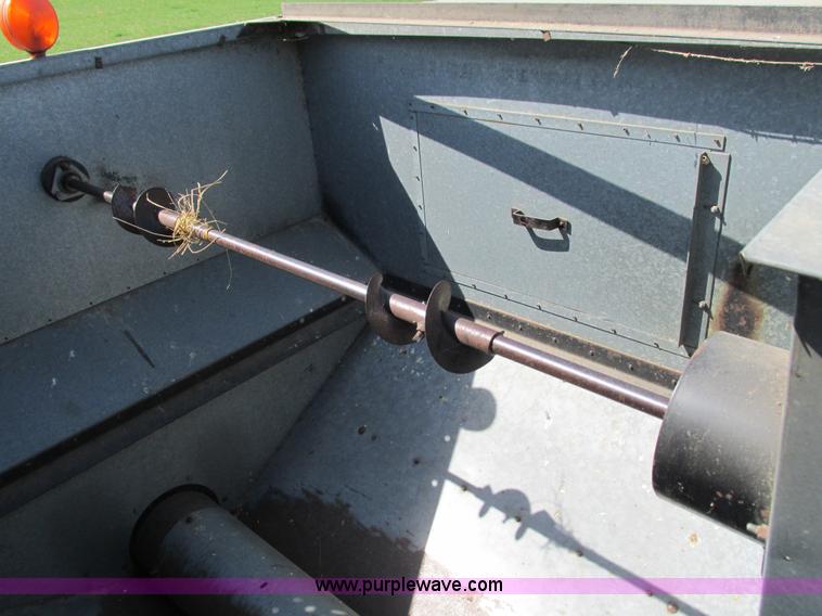 image for item G9323 1976 Allis Chalmers Gleaner K combine