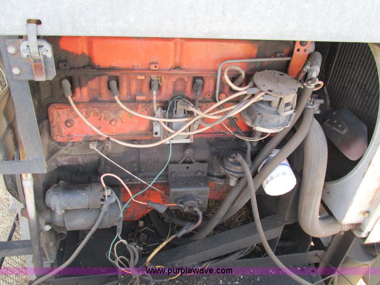 image for item G9323 1976 Allis Chalmers Gleaner K combine