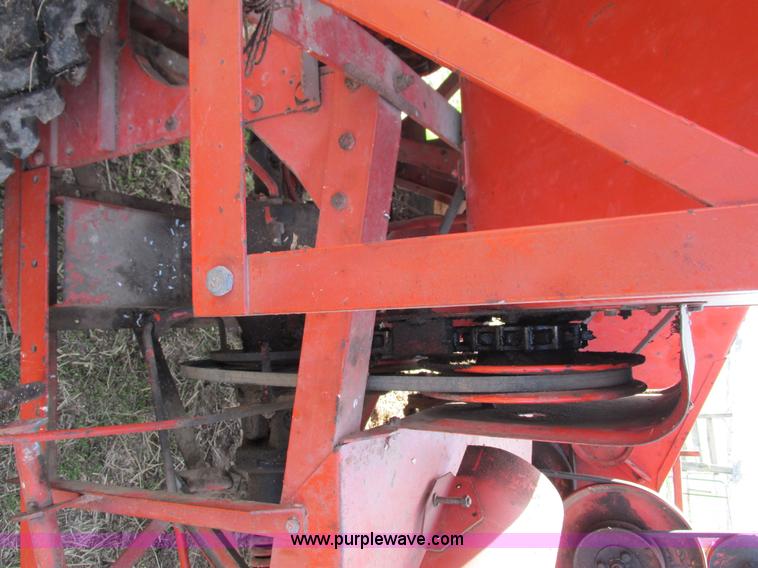 image for item G9324 Allis Chalmers 72 All-Crop combine