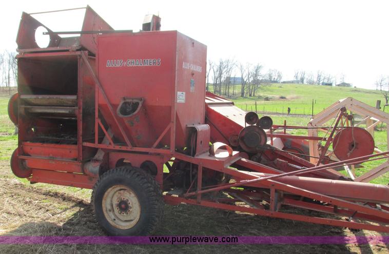 image for item G9324 Allis Chalmers 72 All-Crop combine