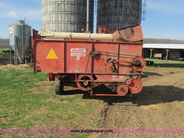 image for item G9324 Allis Chalmers 72 All-Crop combine