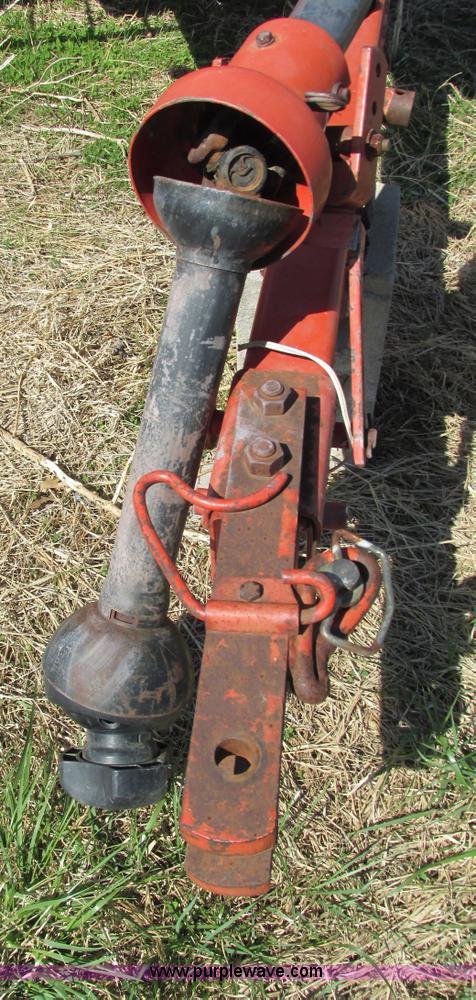 image for item G9325 Massey-Ferguson MF130 small square baler