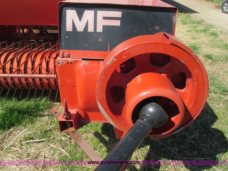 image for item G9325 Massey-Ferguson MF130 small square baler