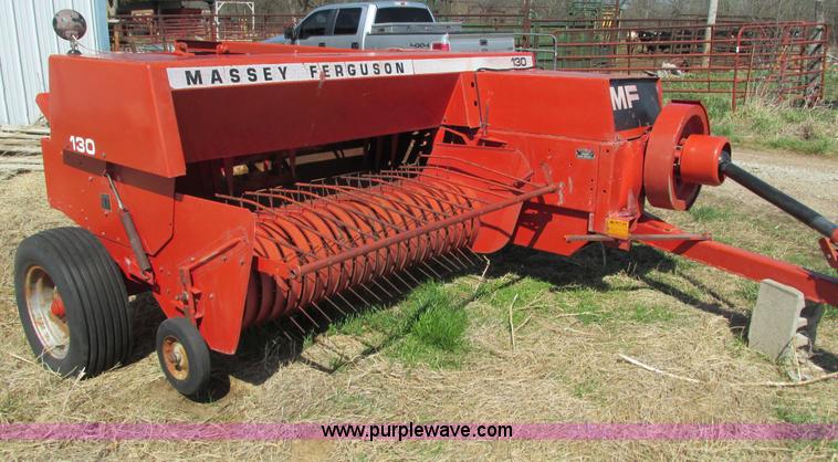 image for item G9325 Massey-Ferguson MF130 small square baler