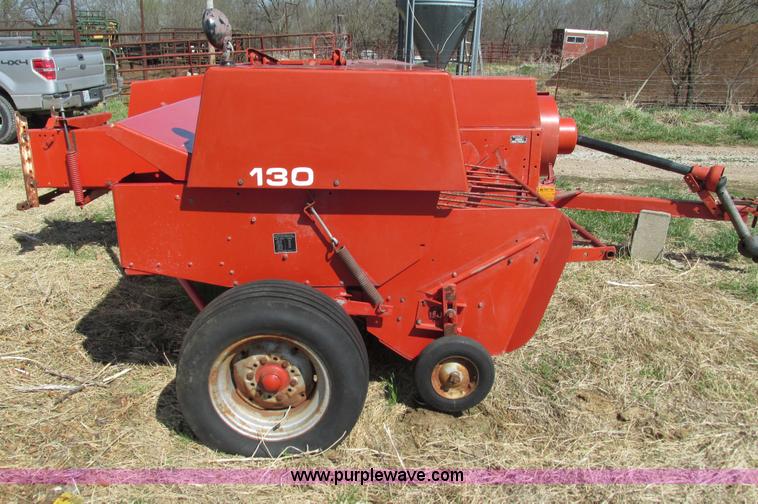 image for item G9325 Massey-Ferguson MF130 small square baler