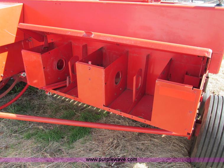 image for item G9325 Massey-Ferguson MF130 small square baler